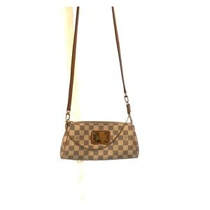 Louis Vuitton Clutch